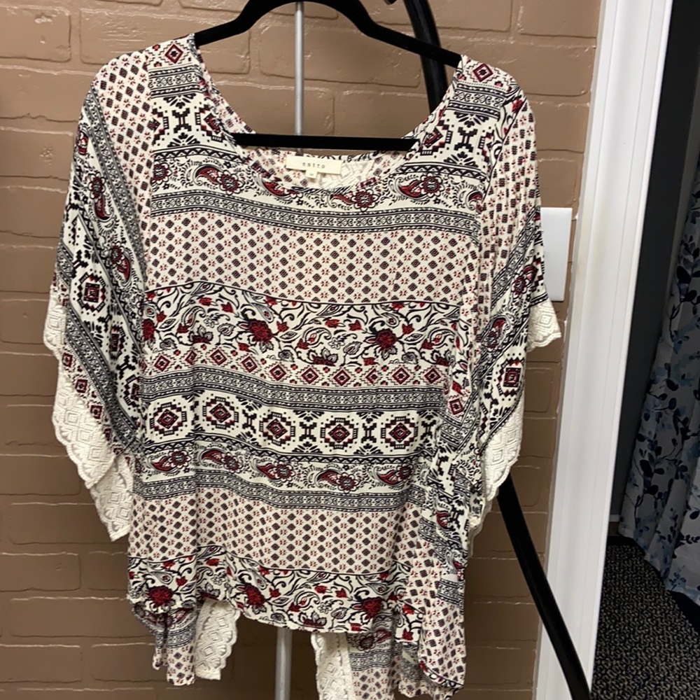 Fashioned top by entro